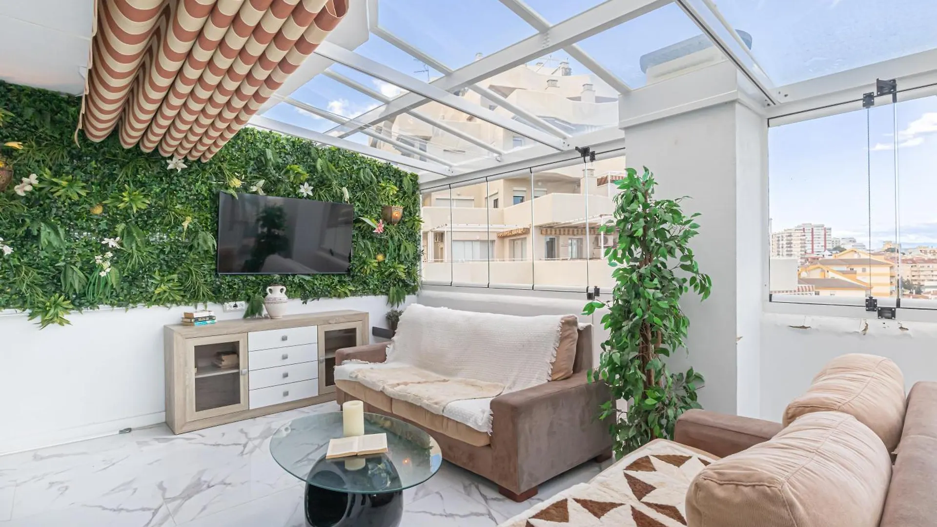 Benalbeach With Pools And Seaview - Happy Rentals 贝纳尔马德纳 0*,  西班牙